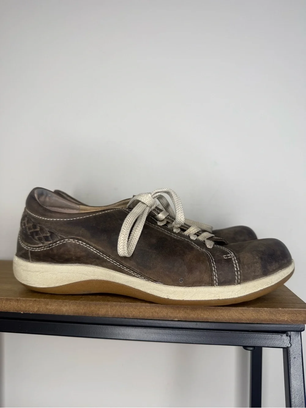 Aetrex Dana Leather Braided Detail Sneakers